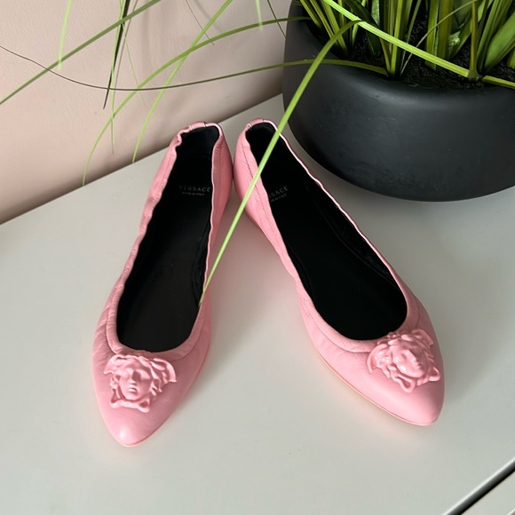 Versace Medusa head pink leather flats - Picture 3 of 14